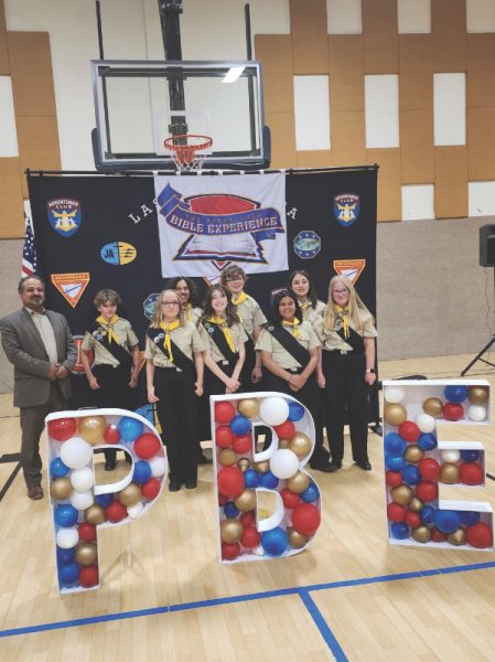 <p>Fireproof Pathfinders compete at the Pathfinder Bible Experience.</p><p>Los Conquistadores Ignífugos compiten en la Experiencia Bíblica de los Conquistadores.</p>