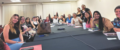 Del grupo central de cuatro amigas y ella misma, el estudio bíblico de Julissa el martes por la noche ha crecido enormemente, tocando muchas vidas para Cristo.