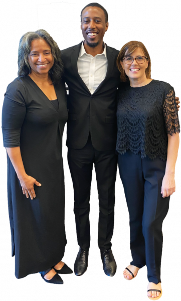 (From left to right) Julie Moore Foster, Justin Jordan, and Adriana Perera happily reconnect for the institute.
