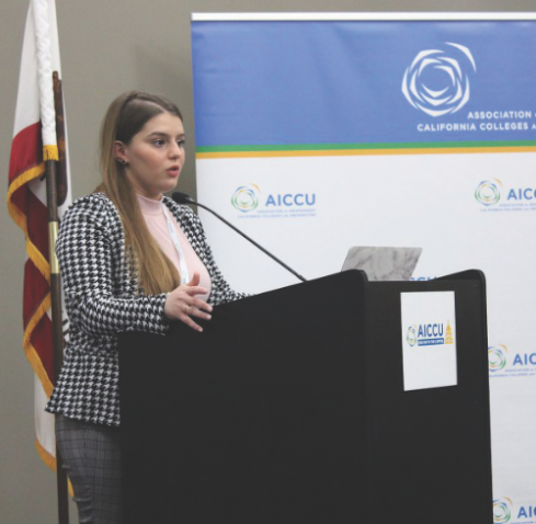 <p>Keshishian testifies as a student advocate last year at the California State Capitol in support of state policies that benefit higher education.</p><p>Keshishian testificó como propugnadora estudiantil el año pasado en el Capitolio del Estado de California en apoyo de las políticas estatales que benefician a la educación superior.</p>