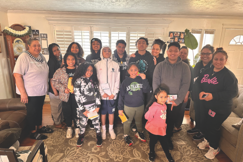 Veisinia Mo’oungaafi, on the left, with her Sunday morning Bible study group.