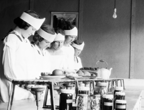 Domestic science cooking class, circa 1927-early 1930s