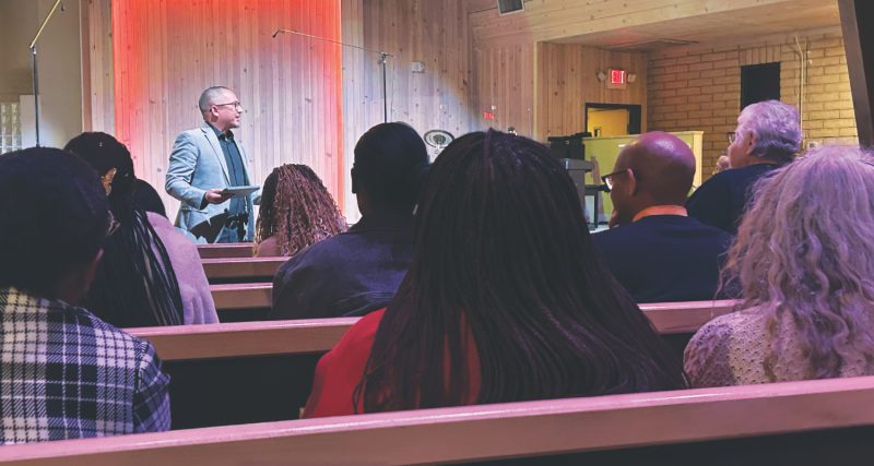 <p>Mario Navarro, pastor of the Living Water Fil-Am church, shares some words of encouragement from the Bible.</p><p>Mario Navarro, pastor de Living Water Fil-Am, comparte palabras de ánimo de la Biblia.</p>