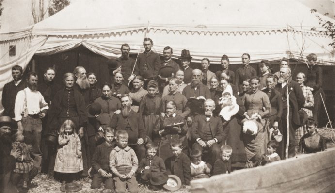 Ellen G. White con ministros y asistentes al campestre de Reno, Nevada, en 1888. (Photo courtesy of Ellen G. White Estate, Inc.)