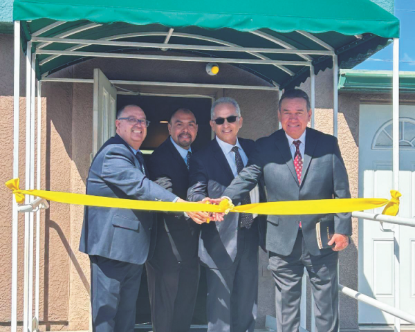 <p>From left to right: Pastor Edgar Ayon, Ruben Rodriguez, Ray Navarro, and Abimael Escalante prepare to cut the ribbon on the new worship space in Cottonwood.</p><p>De izquierda a derecha: El pastor Edgar Ayón, Rubén Rodríguez, Ray Navarro y Abimael Escalante se preparan para cortar la cinta del nuevo espacio de adoración en Cottonwood.</p>