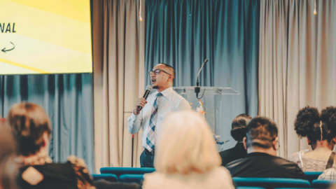 Mario Navarro kicks off the event with a devotional on creative evangelism.