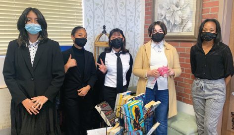 On competition day, students dressed professionally as their chosen roles: attorneys, witnesses, bailiff, clerk, timekeeper, courtroom journalist, and courtroom artist.