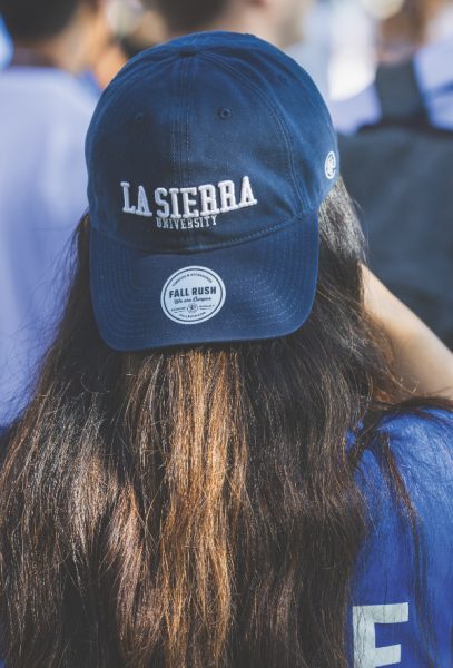 Students participate in La Sierra University orientation activities in September 2021.