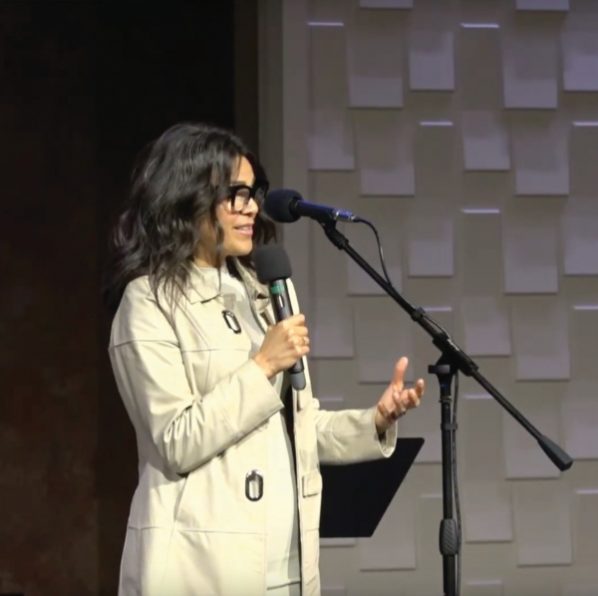 Marlene comparte un mensaje sobre la gracia a la Iglesia Adventista de Gracepoint el último sábado de 2022.