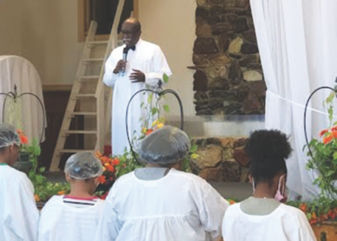 Barksdale prays over the baptismal candidates during the November evangelistic series entitled, “It’s Time Thanksgiving Bible Conference,” which means it’s time to get serious about the Lord.